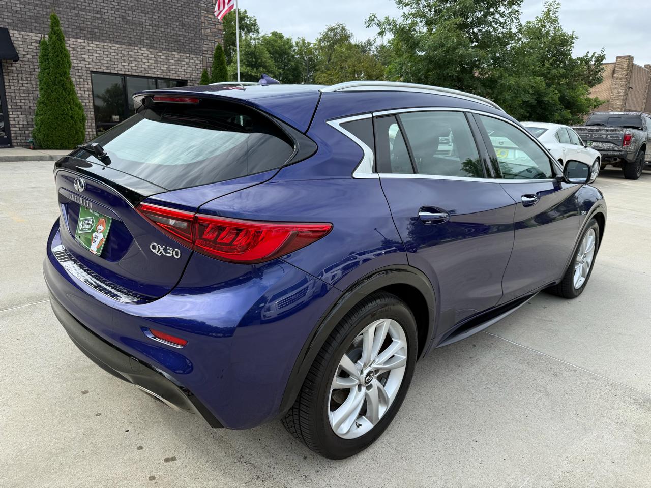 Infiniti QX30 Premium FWD 2017