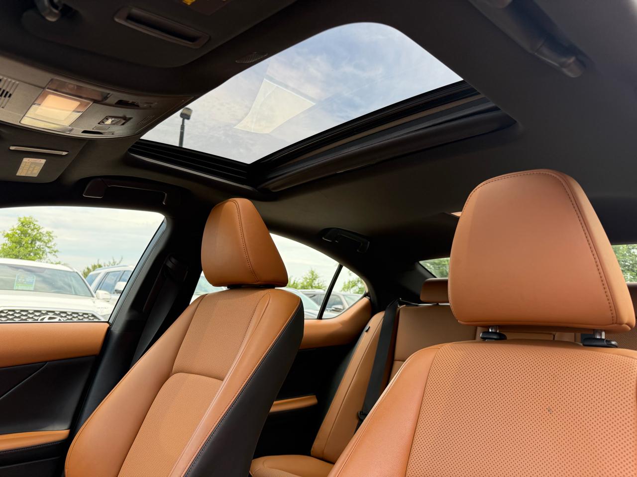 Lexus IS IS 300 AWD 2021