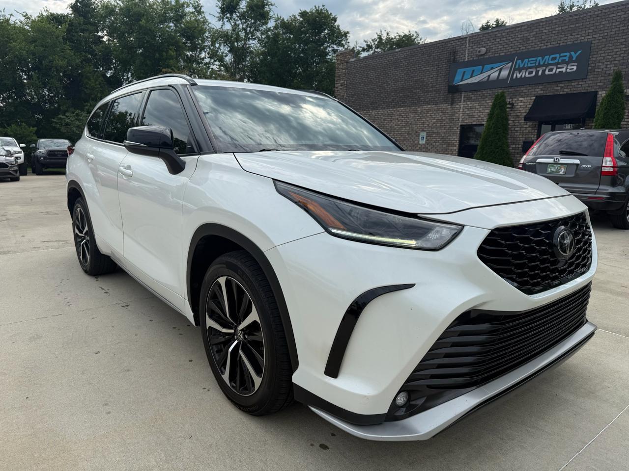 Toyota Highlander  2021