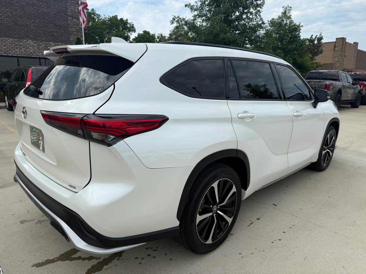 Toyota Highlander  2021