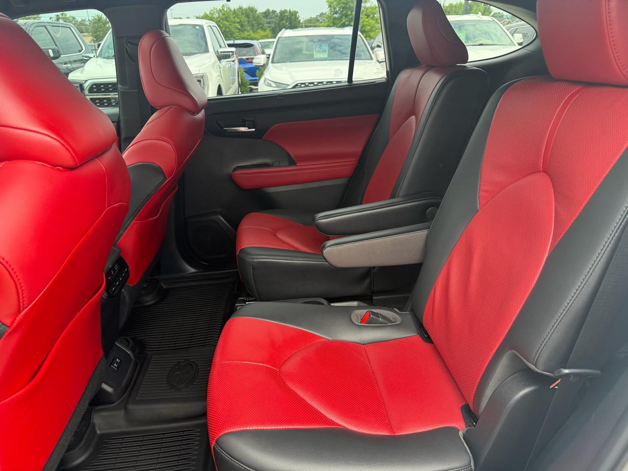 Toyota Highlander  2021