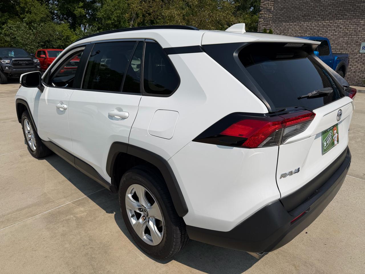Toyota RAV4 XLE FWD 2019