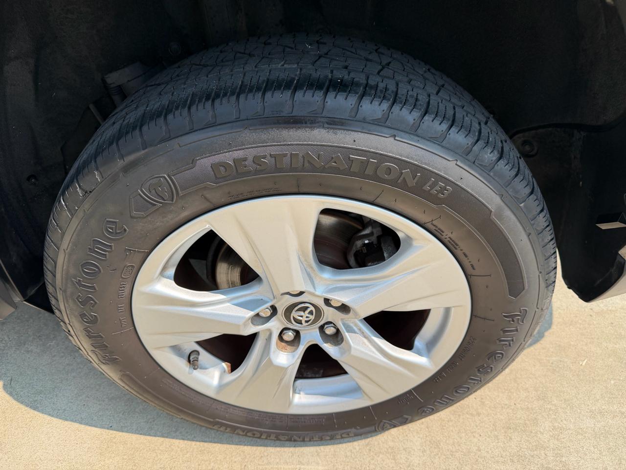 Toyota RAV4 XLE FWD 2019