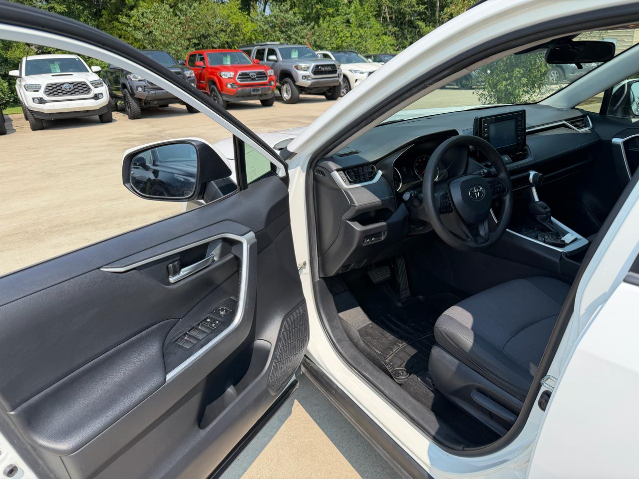 Toyota RAV4 XLE FWD 2019