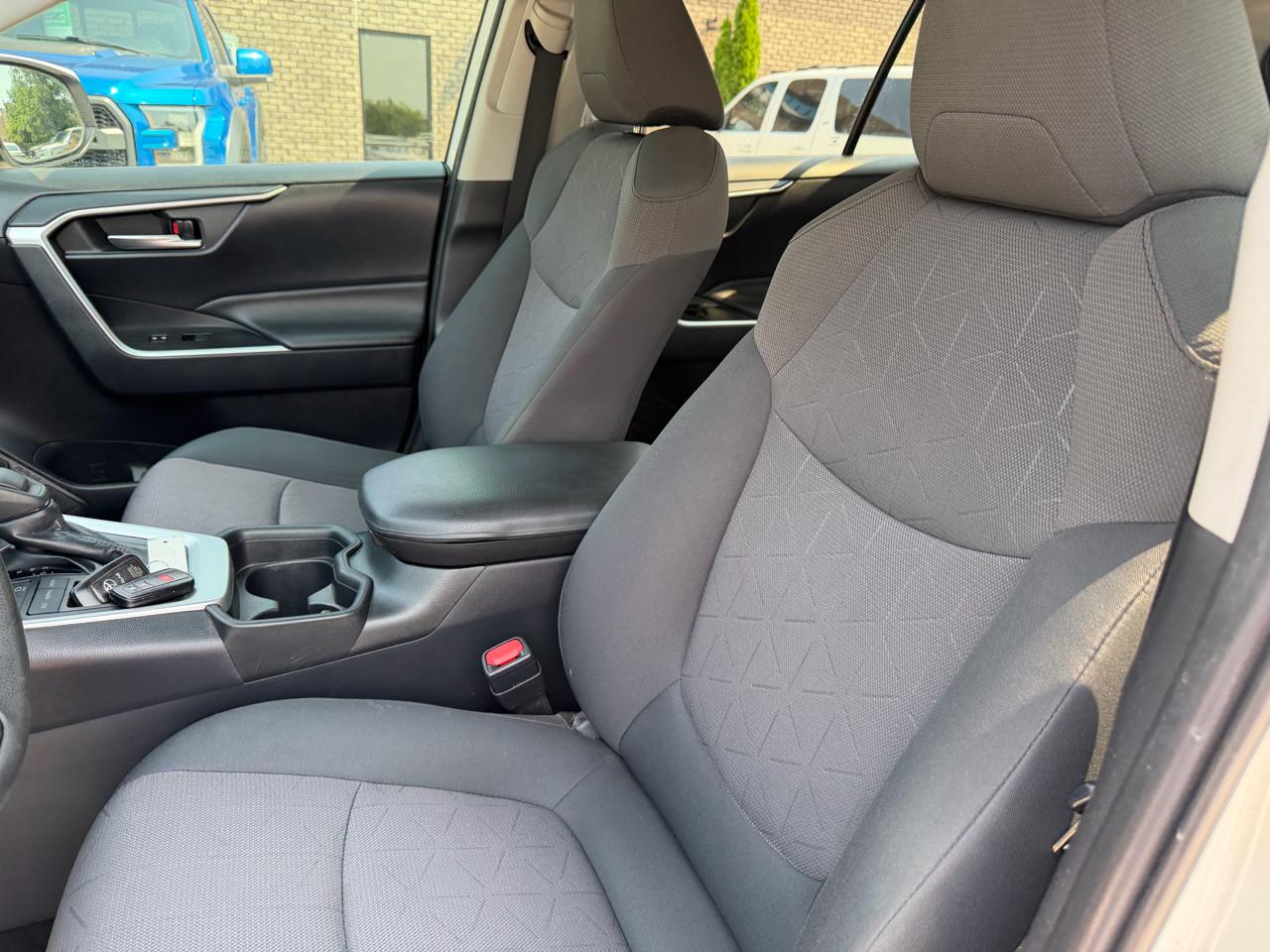 Toyota RAV4 XLE FWD 2019
