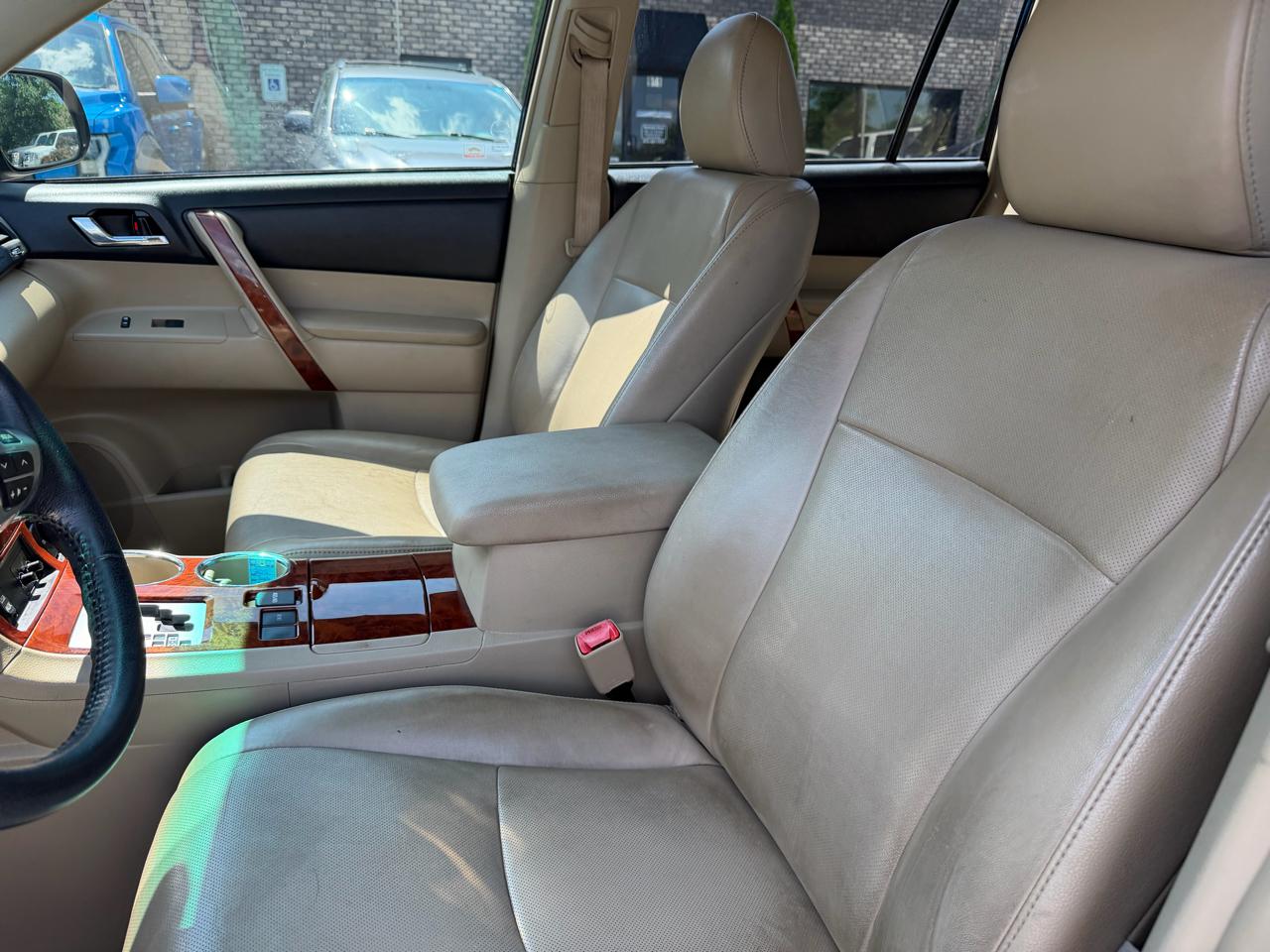 Toyota Highlander  2013