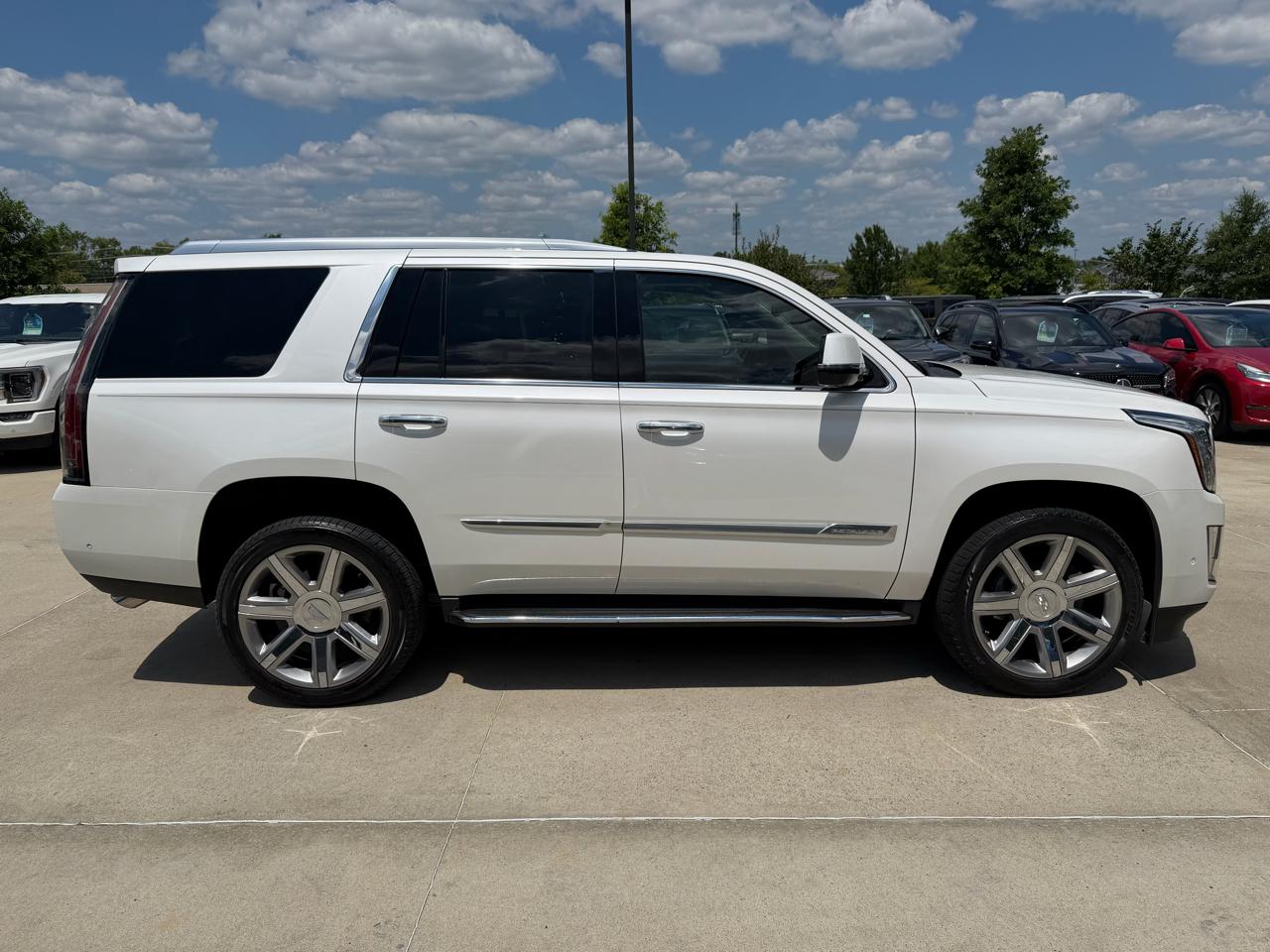 Cadillac Escalade 2WD 4dr Luxury 2017