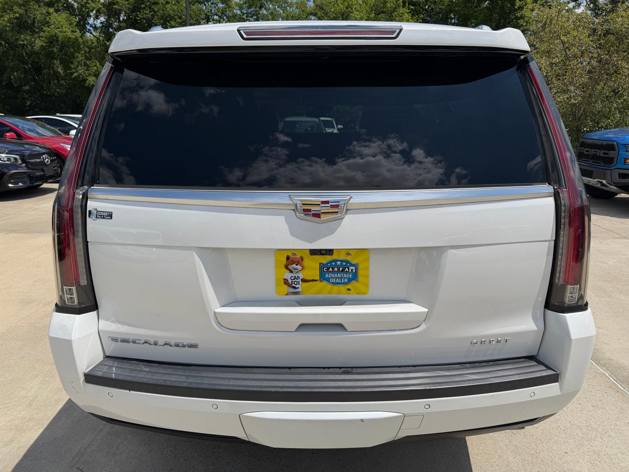 Cadillac Escalade 2WD 4dr Luxury 2017
