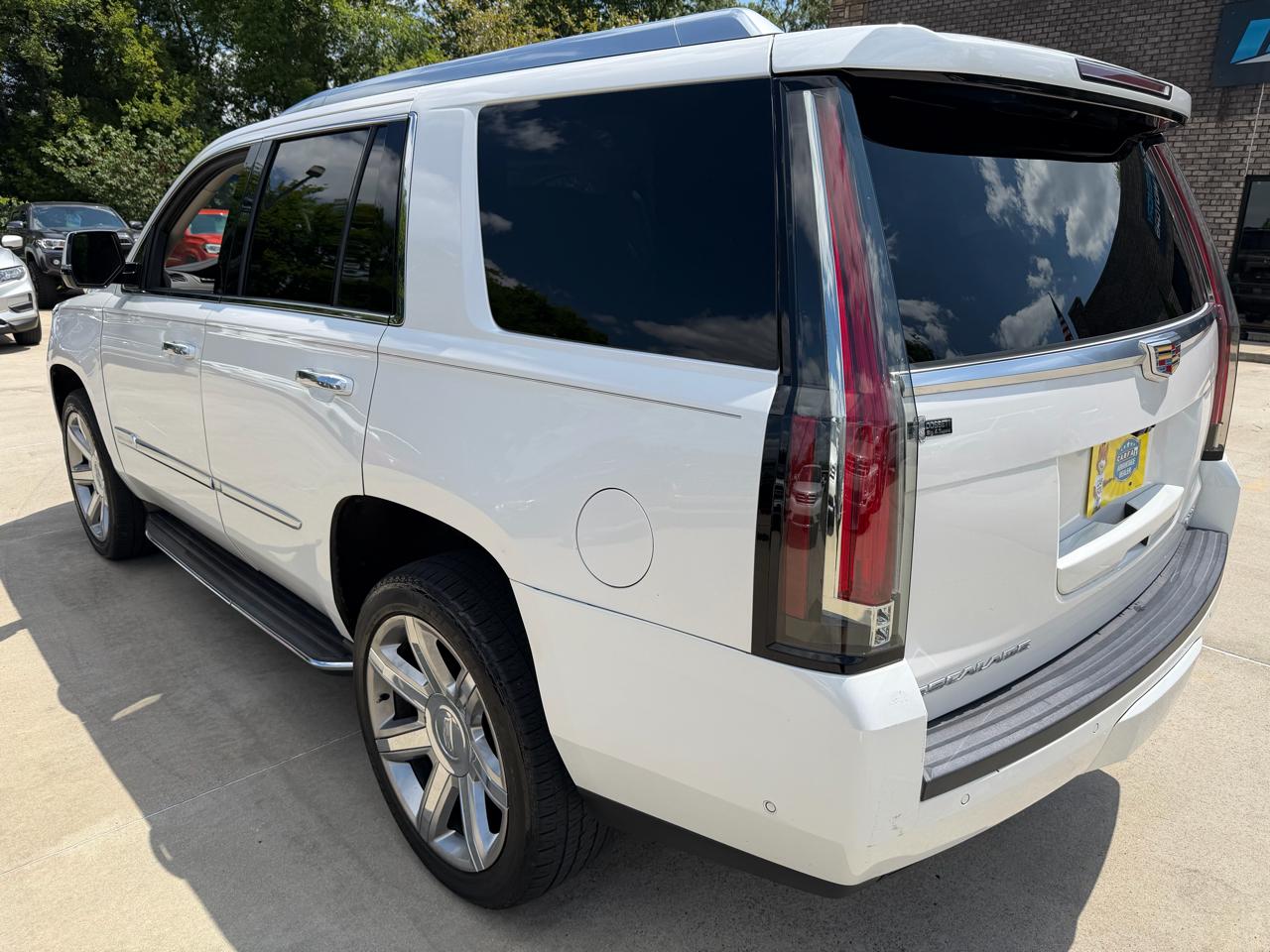 Cadillac Escalade 2WD 4dr Luxury 2017