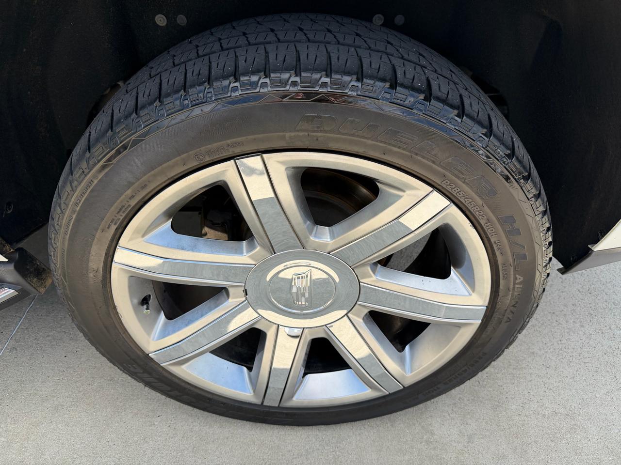 Cadillac Escalade 2WD 4dr Luxury 2017