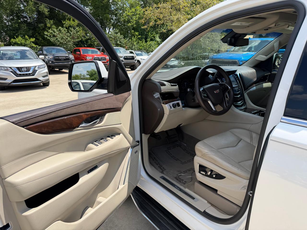 Cadillac Escalade 2WD 4dr Luxury 2017