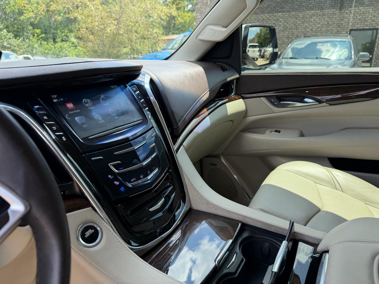Cadillac Escalade 2WD 4dr Luxury 2017