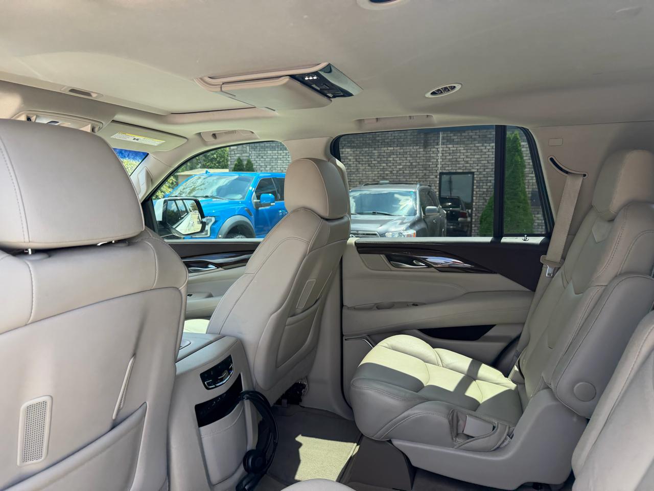 Cadillac Escalade 2WD 4dr Luxury 2017