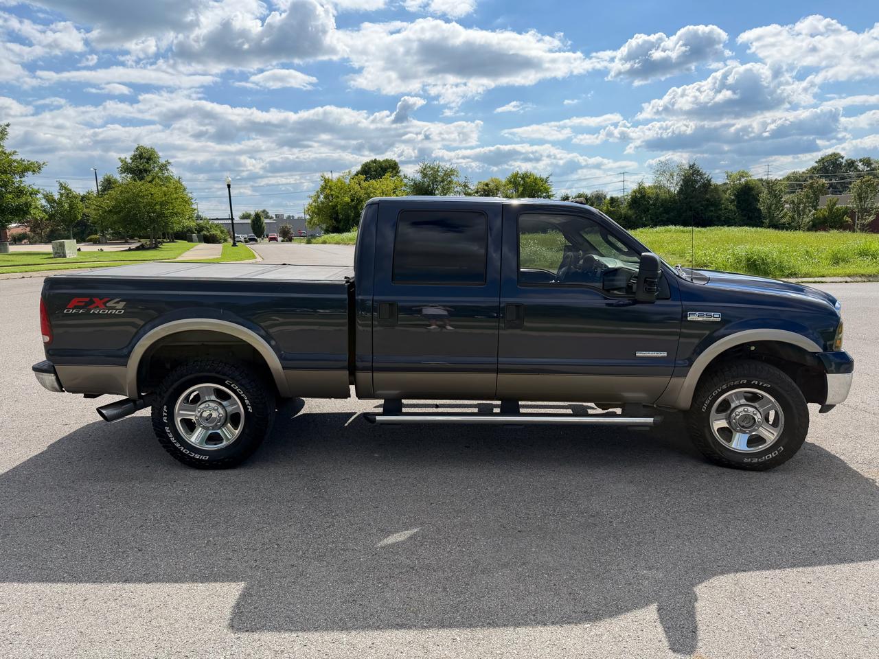 Ford Super Duty F-250 Crew Cab 156" Lariat 4WD 2006
