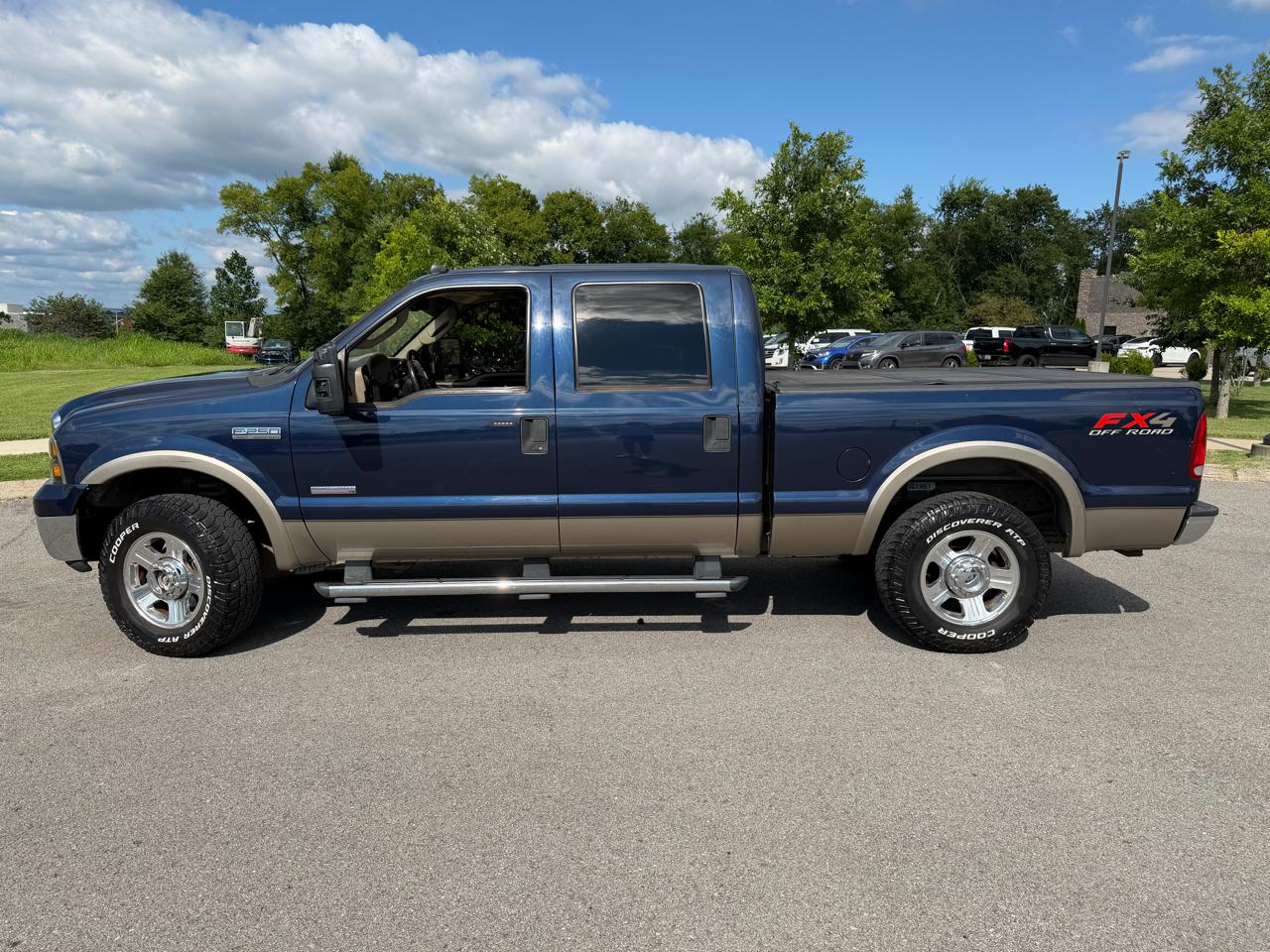 Ford Super Duty F-250 Crew Cab 156" Lariat 4WD 2006