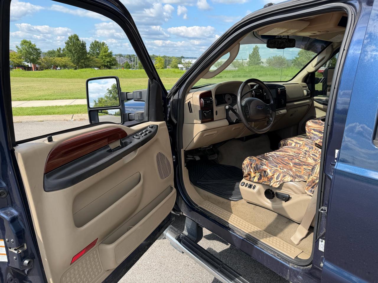 Ford Super Duty F-250 Crew Cab 156" Lariat 4WD 2006