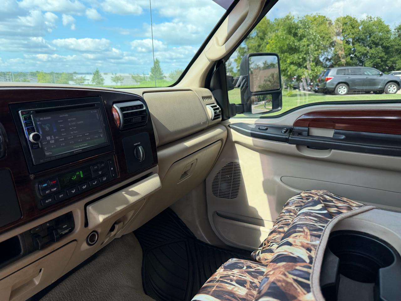 Ford Super Duty F-250 Crew Cab 156" Lariat 4WD 2006