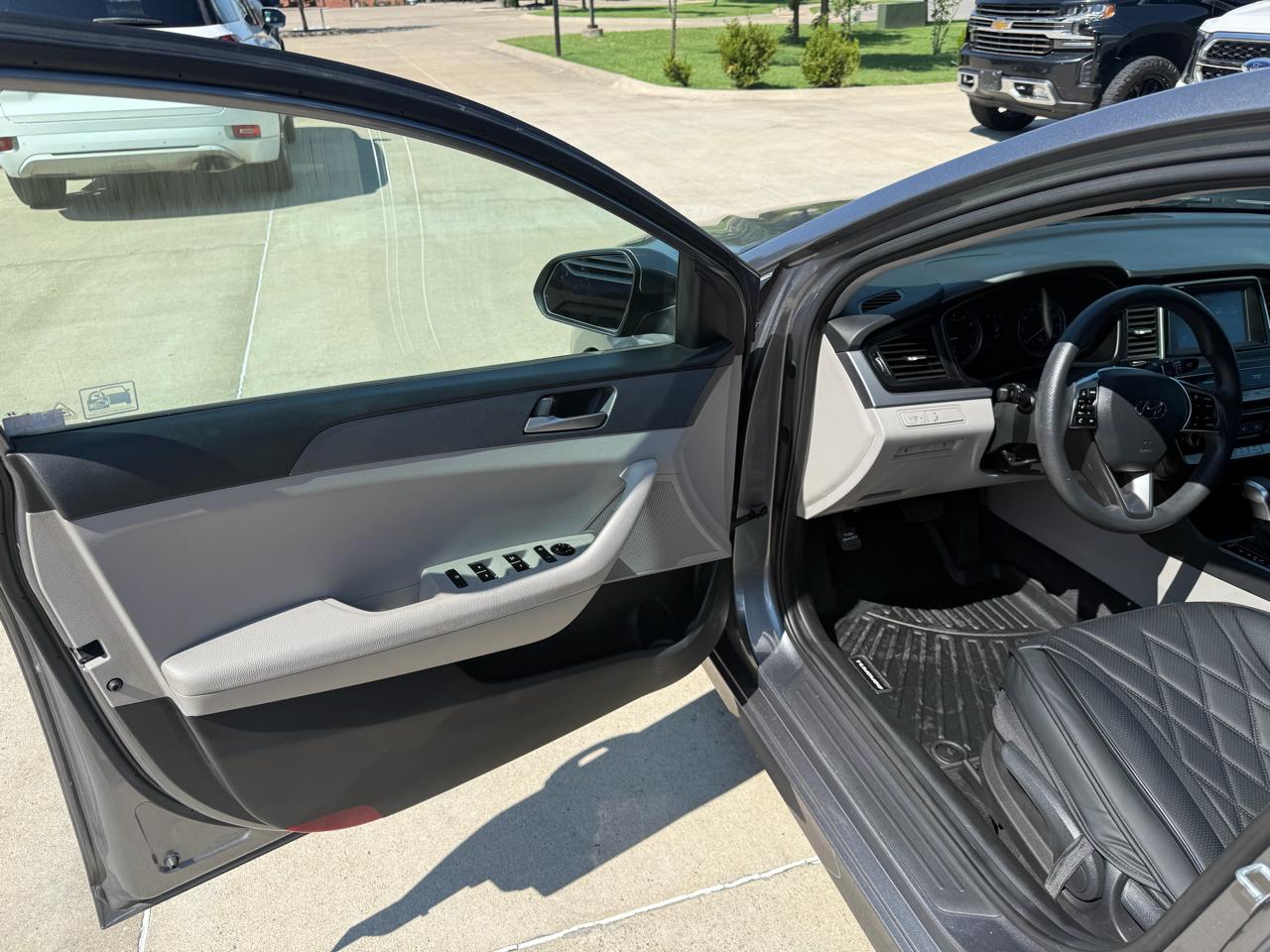 Hyundai Sonata SE 2.4L 2018