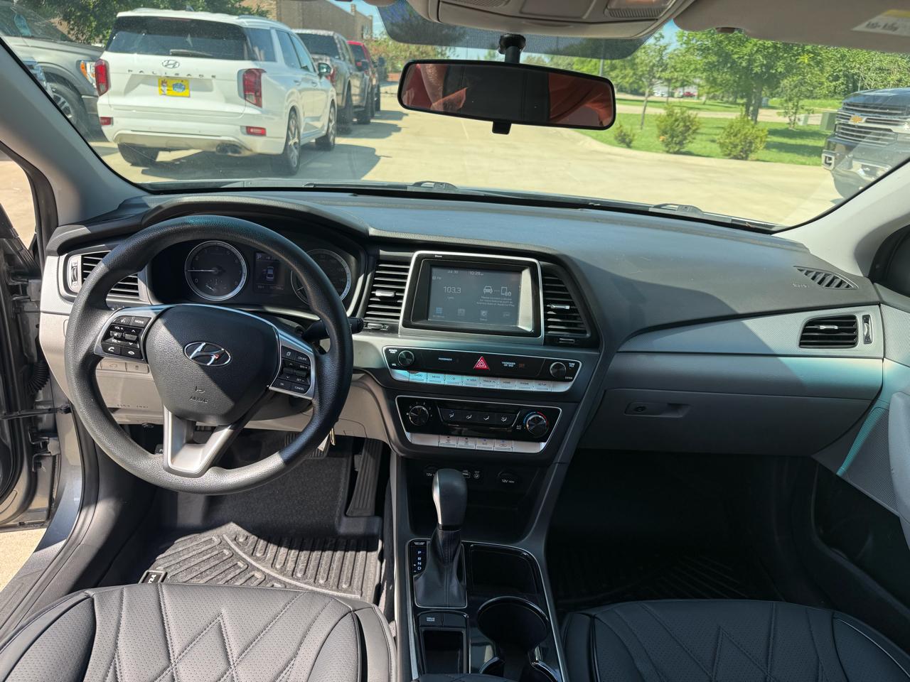 Hyundai Sonata SE 2.4L 2018