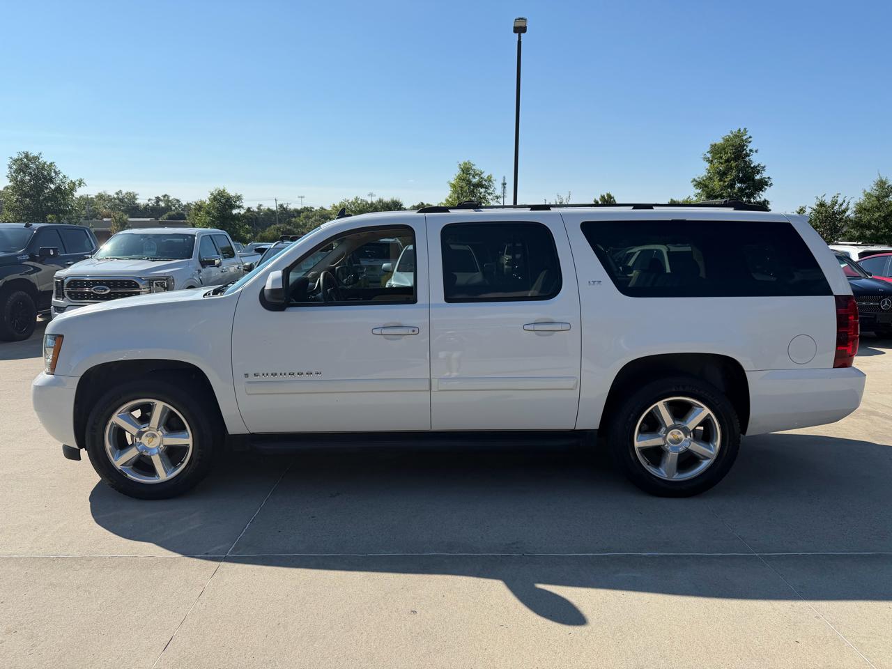 Chevrolet Suburban 2WD 4dr 1500 LTZ 2007
