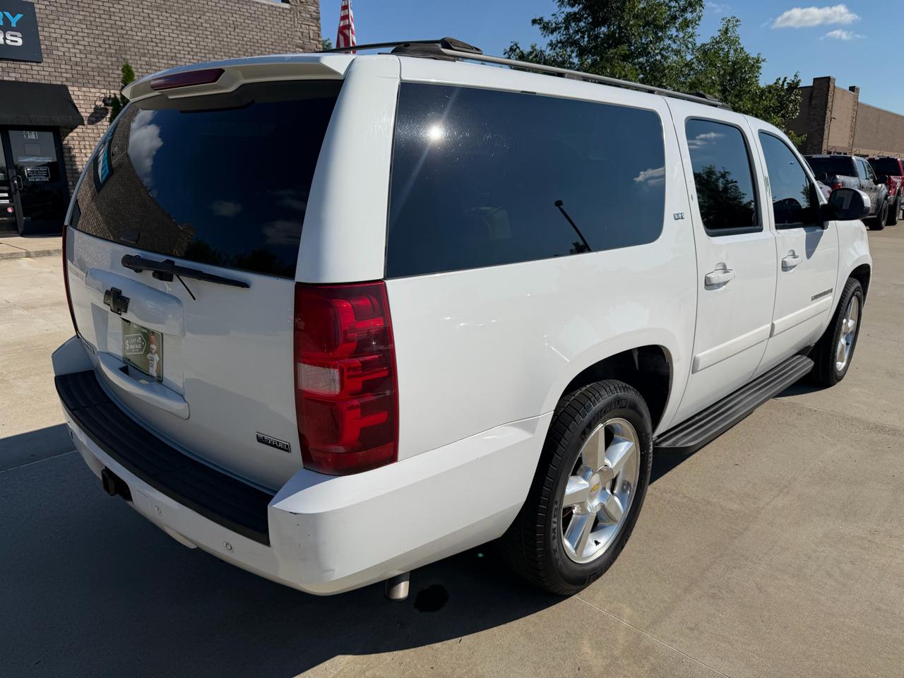 Chevrolet Suburban 2WD 4dr 1500 LTZ 2007