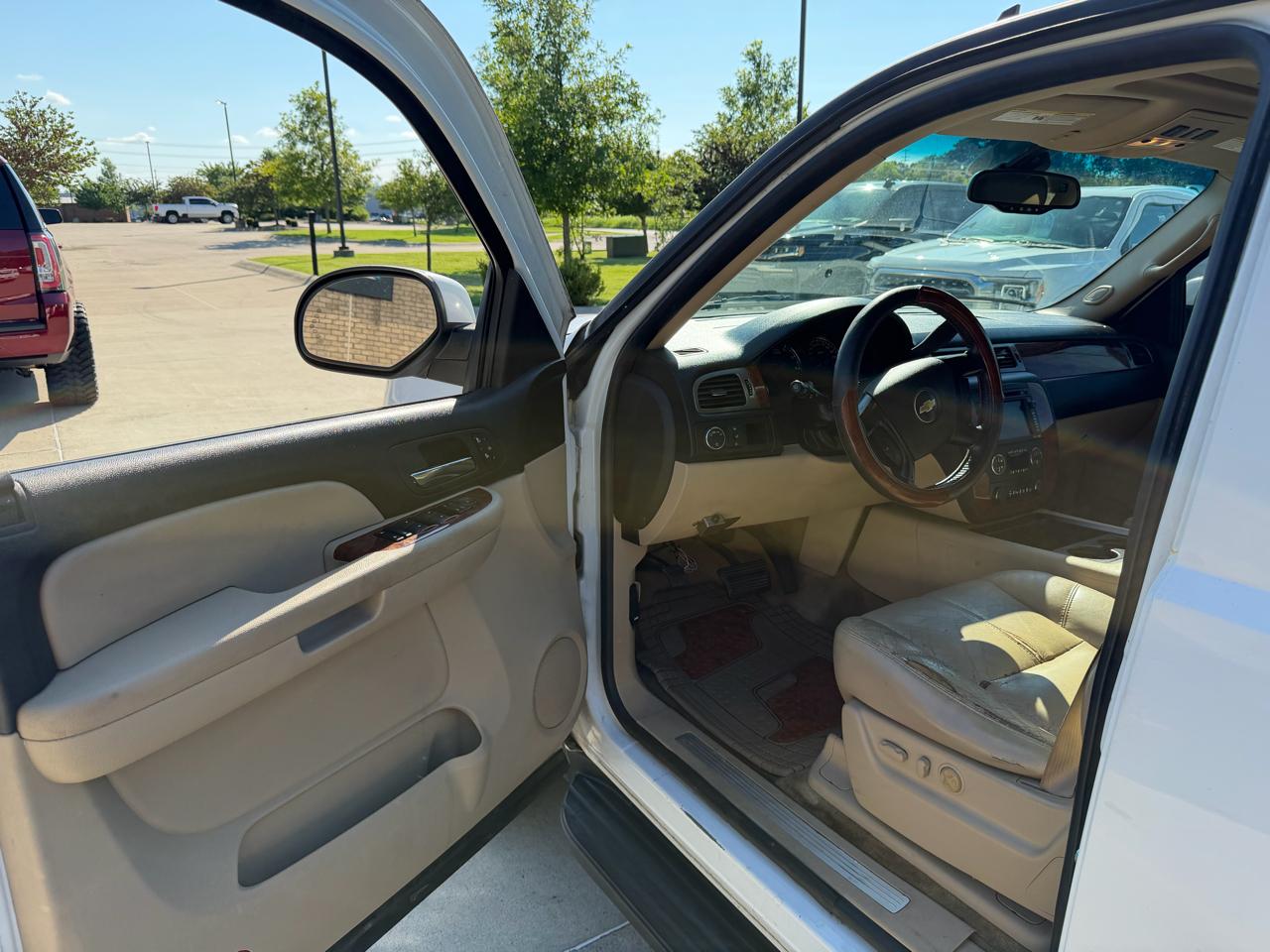 Chevrolet Suburban 2WD 4dr 1500 LTZ 2007