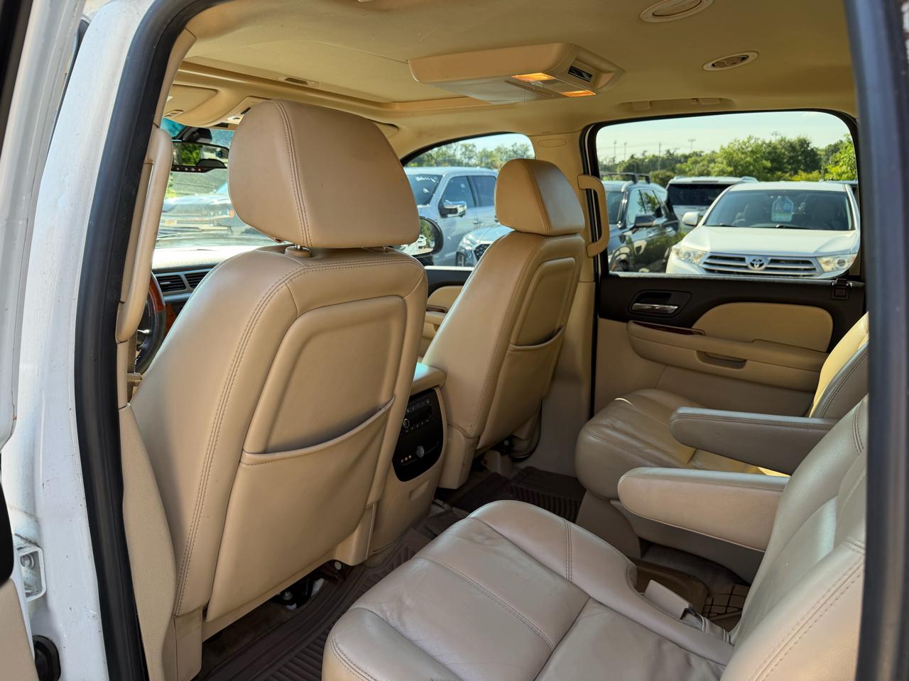 Chevrolet Suburban 2WD 4dr 1500 LTZ 2007