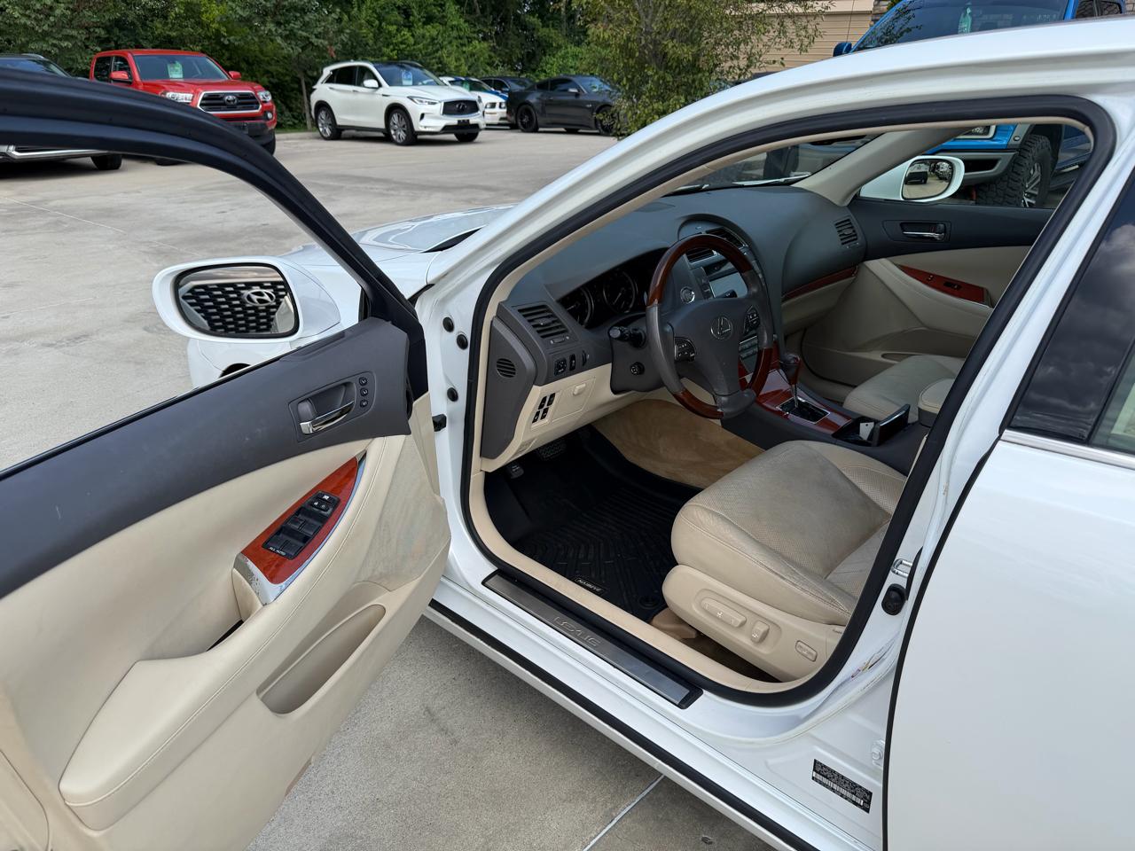 Lexus ES 350 4dr Sdn 2011