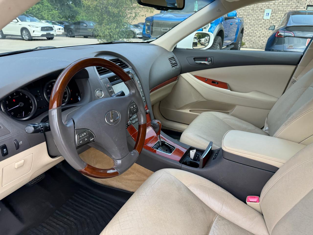 Lexus ES 350 4dr Sdn 2011