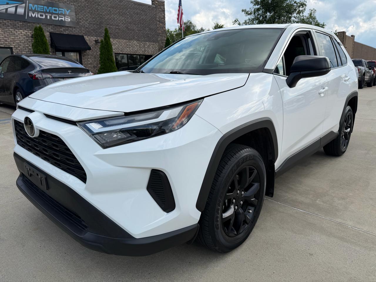 Toyota RAV4 LE AWD 2024