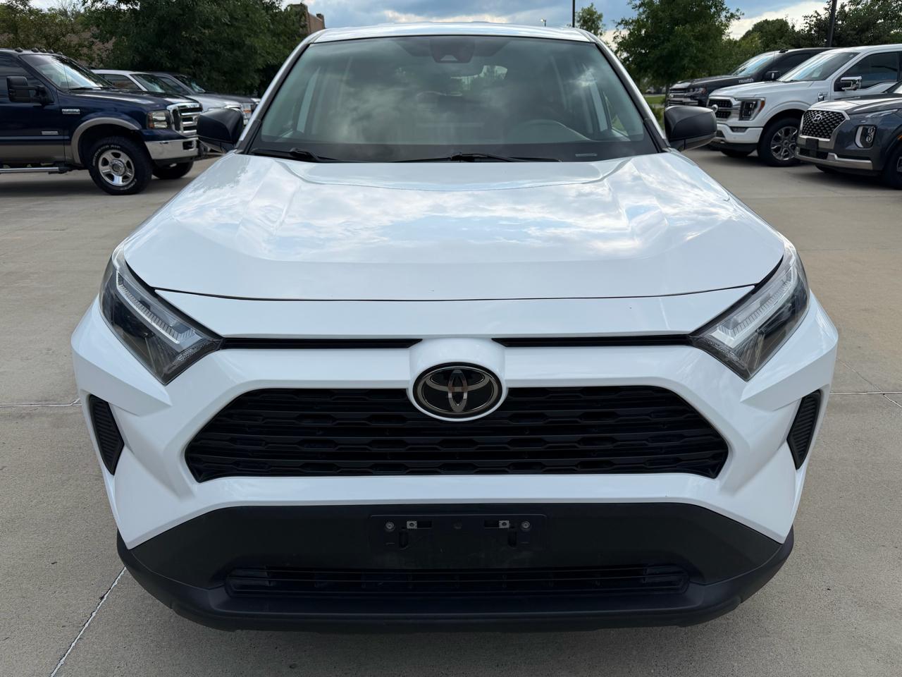 Toyota RAV4 LE AWD 2024
