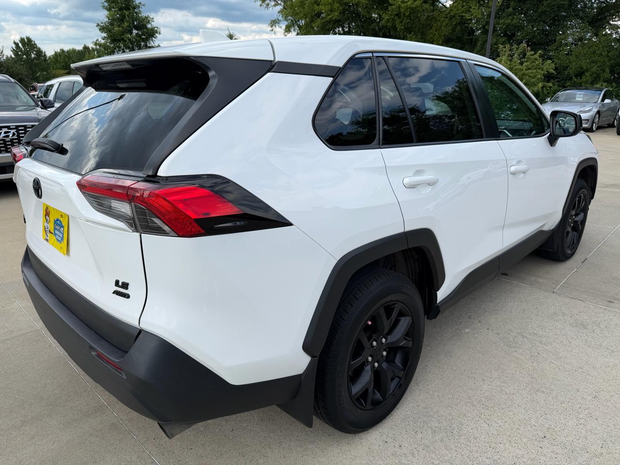 Toyota RAV4 LE AWD 2024