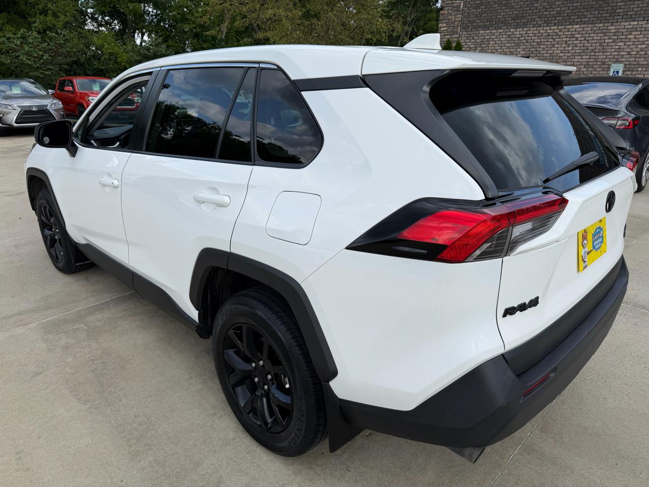 Toyota RAV4 LE AWD 2024
