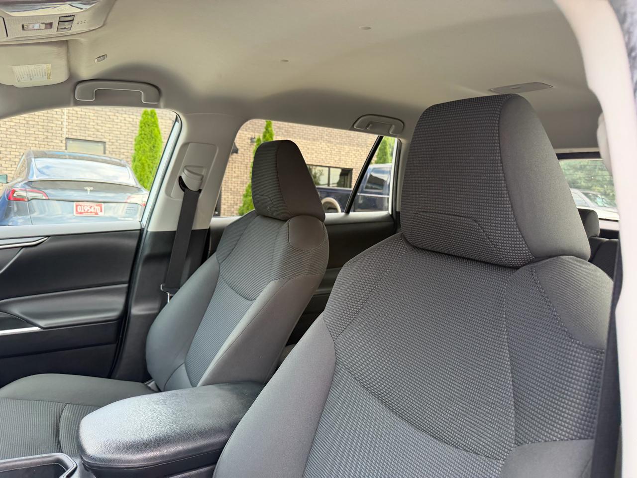 Toyota RAV4 LE AWD 2024