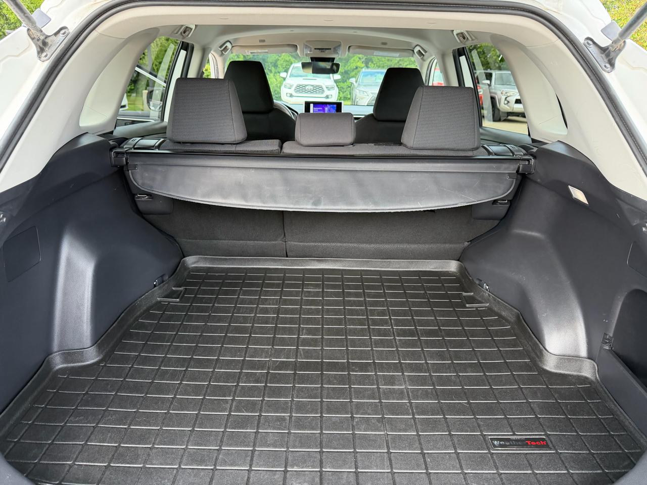 Toyota RAV4 LE AWD 2024