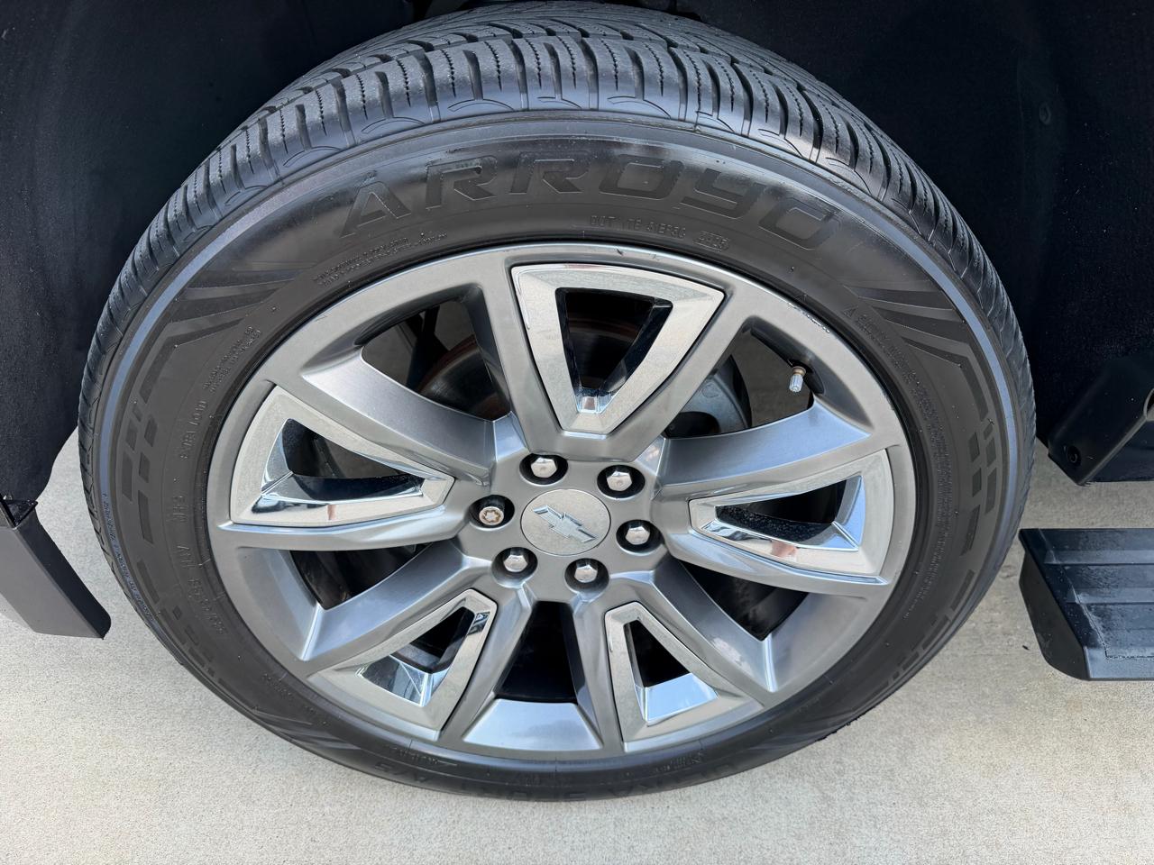 Chevrolet Suburban 2WD 4dr 1500 LTZ 2016