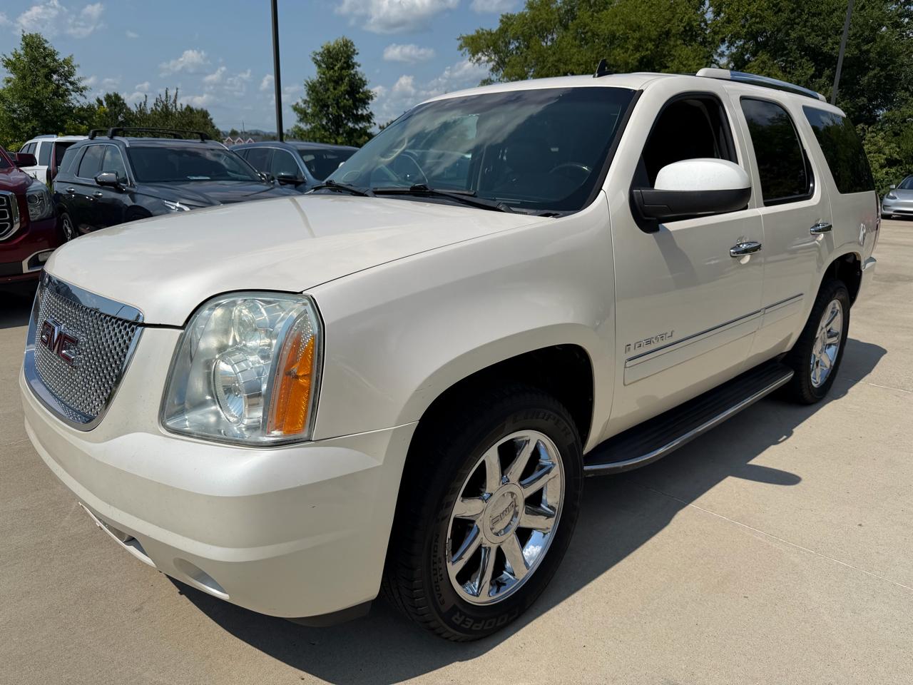 GMC Yukon Denali 2WD 4dr 2009