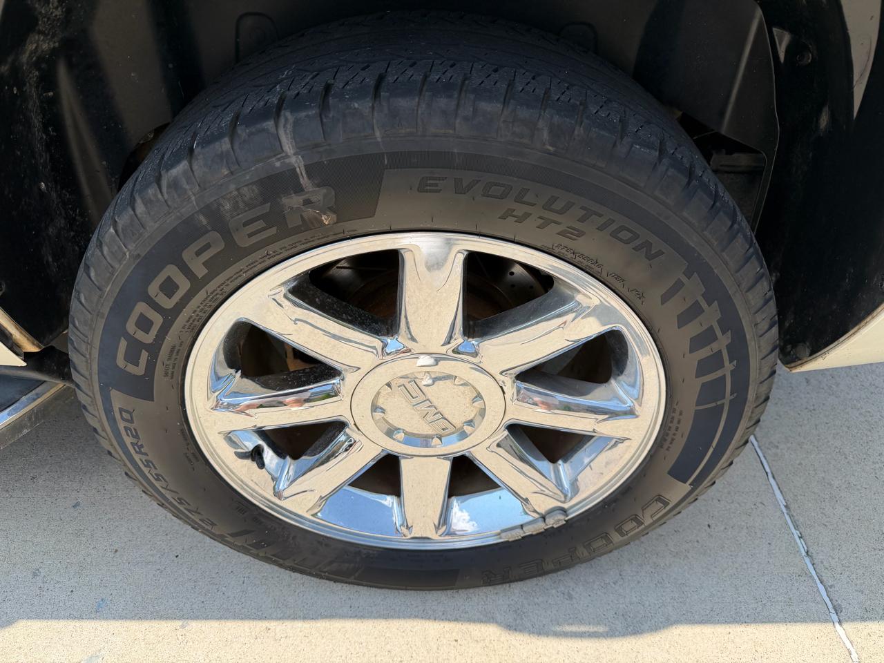 GMC Yukon Denali 2WD 4dr 2009