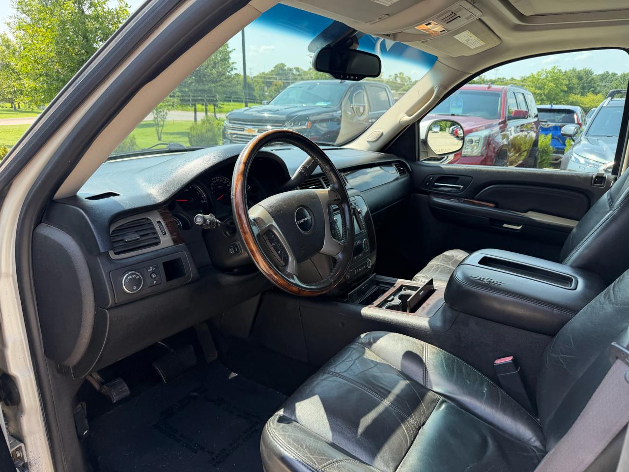 GMC Yukon Denali 2WD 4dr 2009