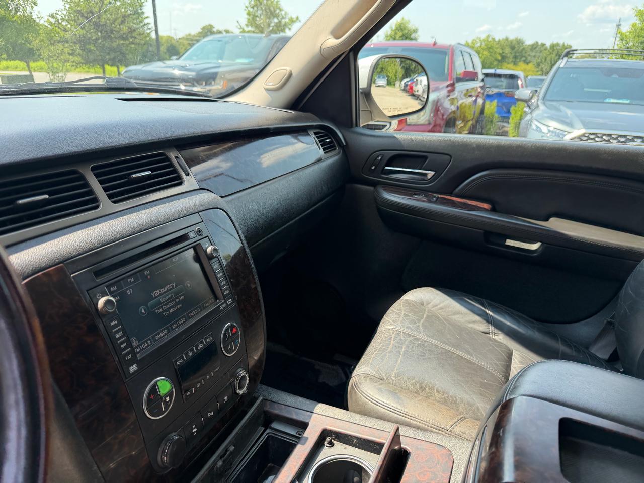 GMC Yukon Denali 2WD 4dr 2009