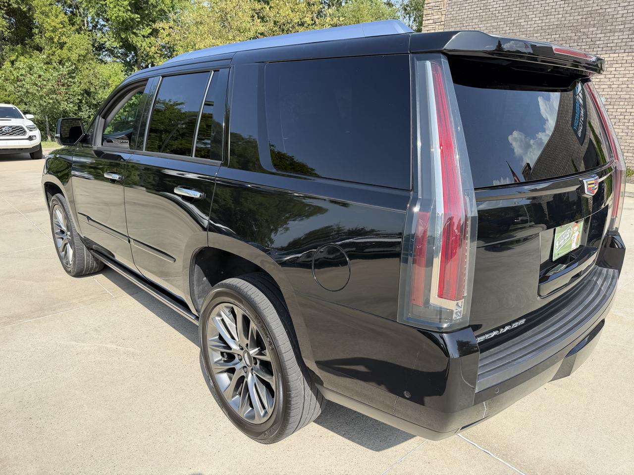 Cadillac Escalade 2WD 4dr Premium Luxury 2019