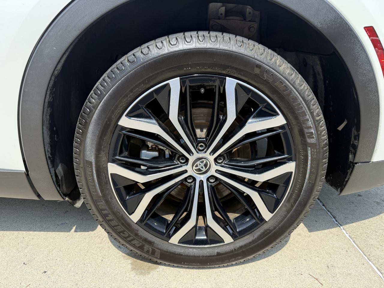 Toyota Crown Limited AWD (Natl) 2023