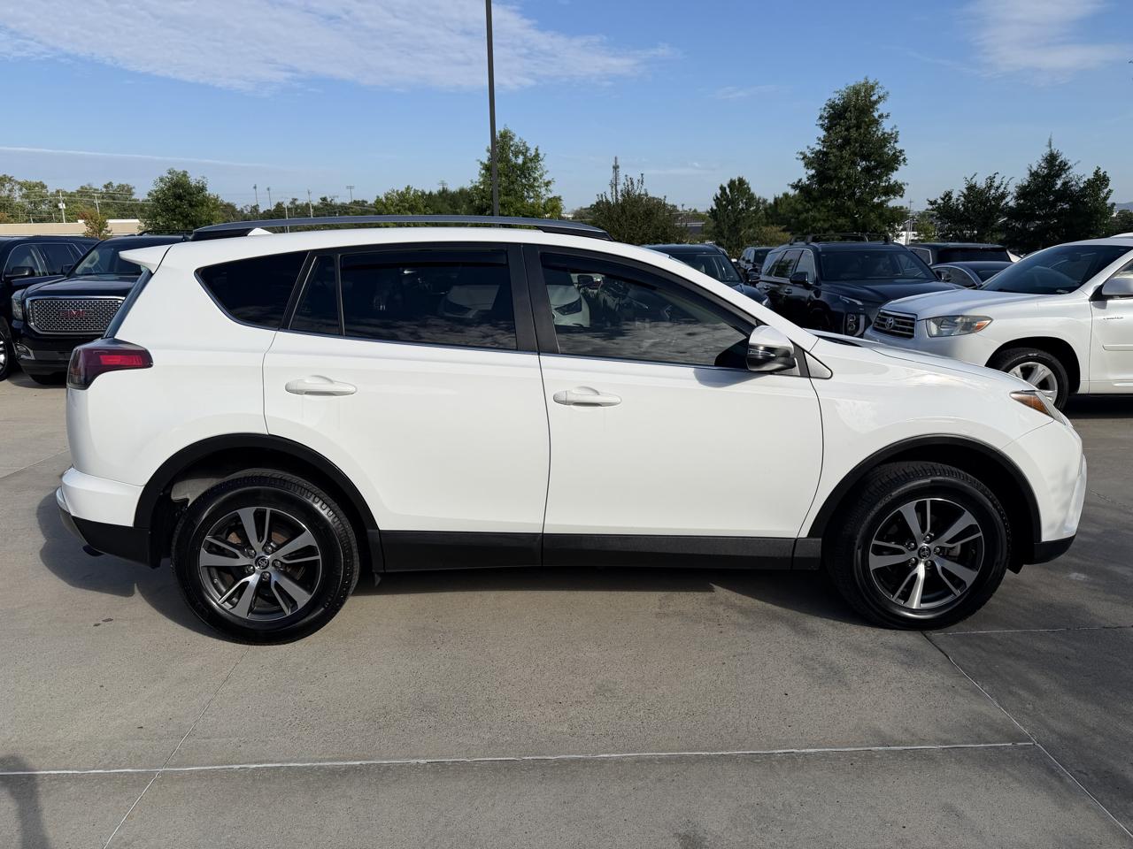 Toyota RAV4  2018