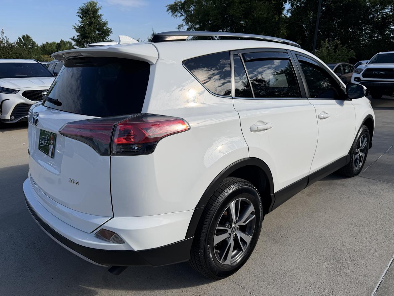 Toyota RAV4  2018