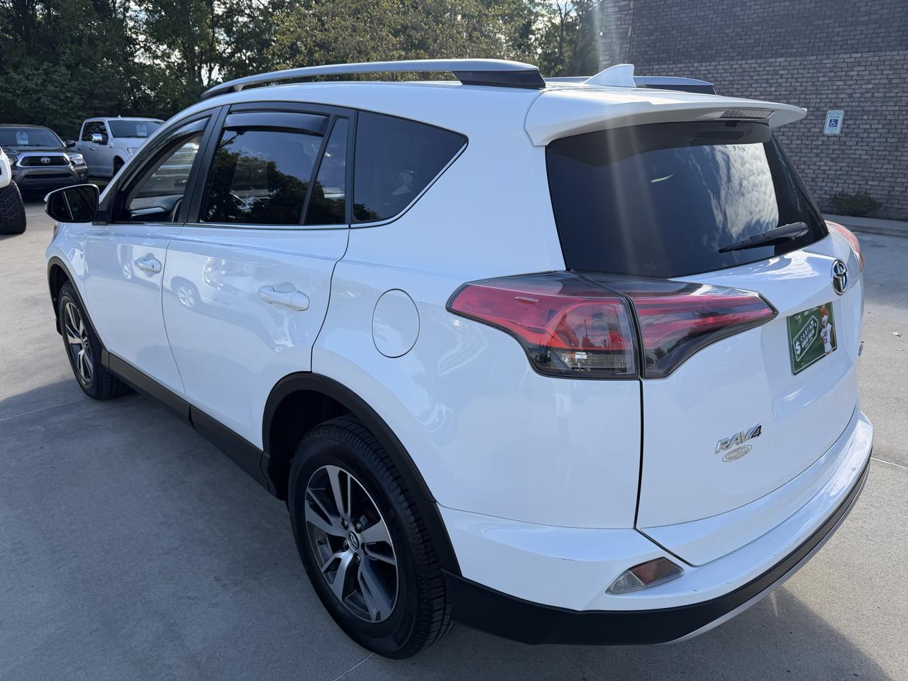 Toyota RAV4  2018