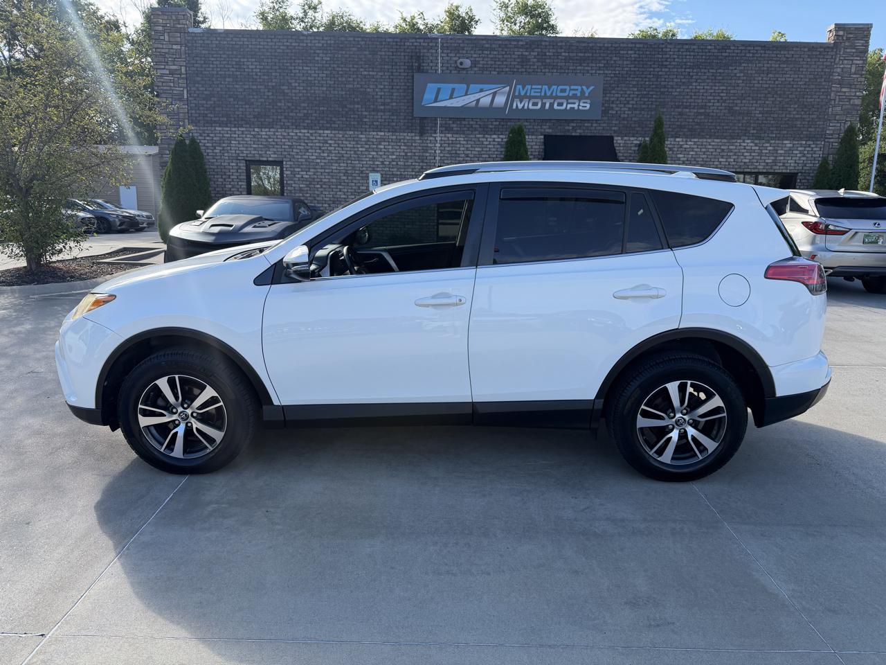 Toyota RAV4  2018