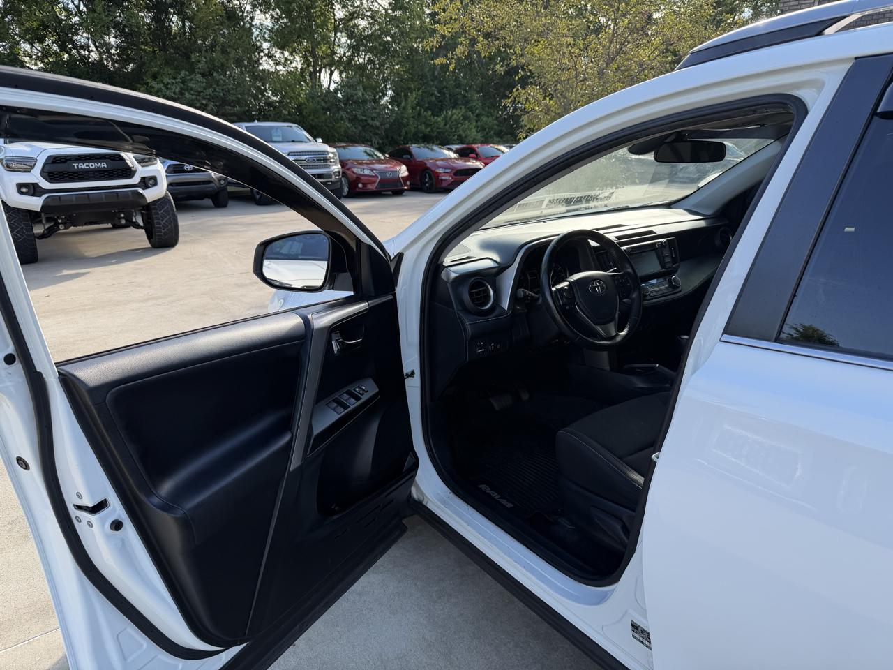 Toyota RAV4  2018