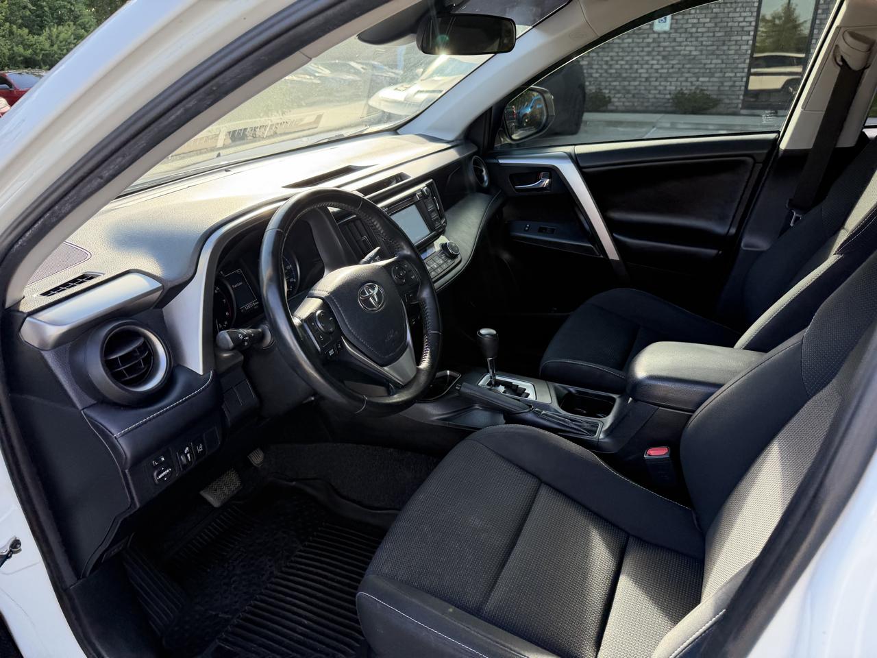 Toyota RAV4  2018