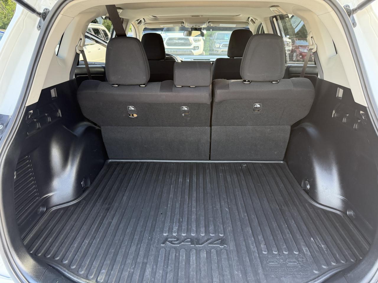 Toyota RAV4  2018