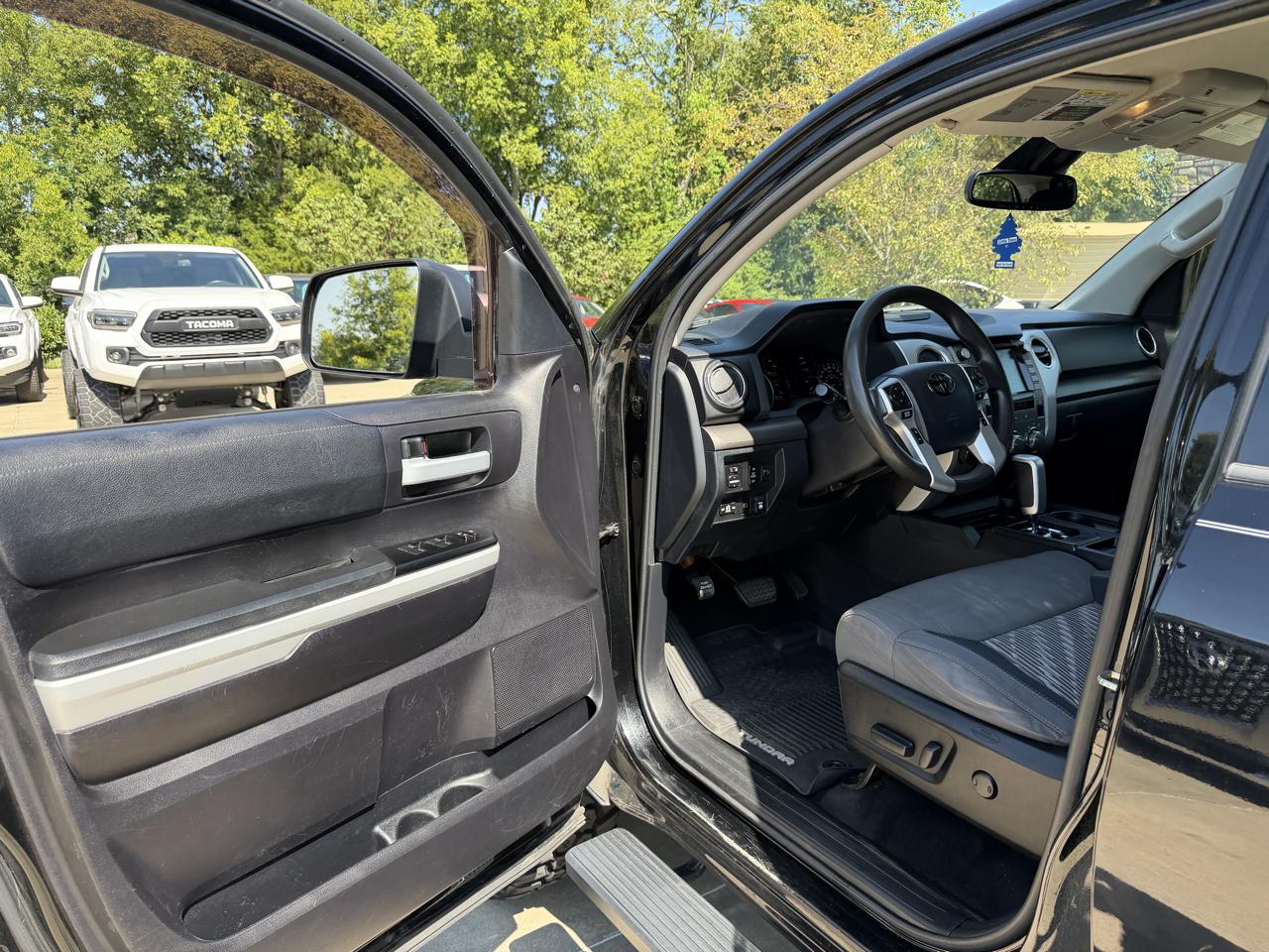 Toyota Tundra 4WD  2020